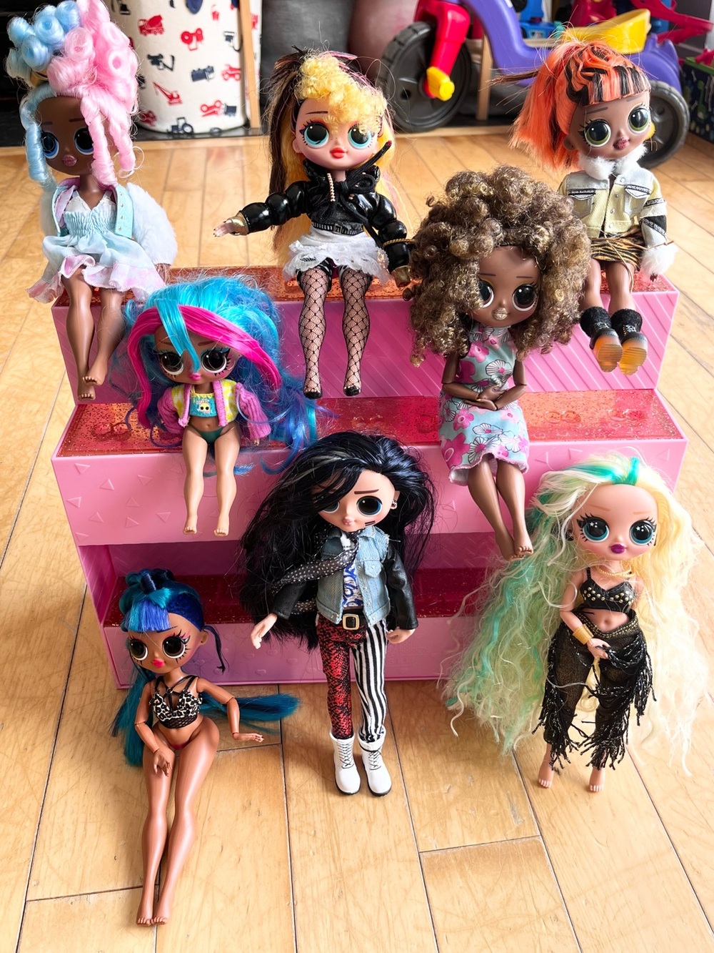 LOL Surprise OMG Doll Bundle – 8 Dolls + Official Display Stand
